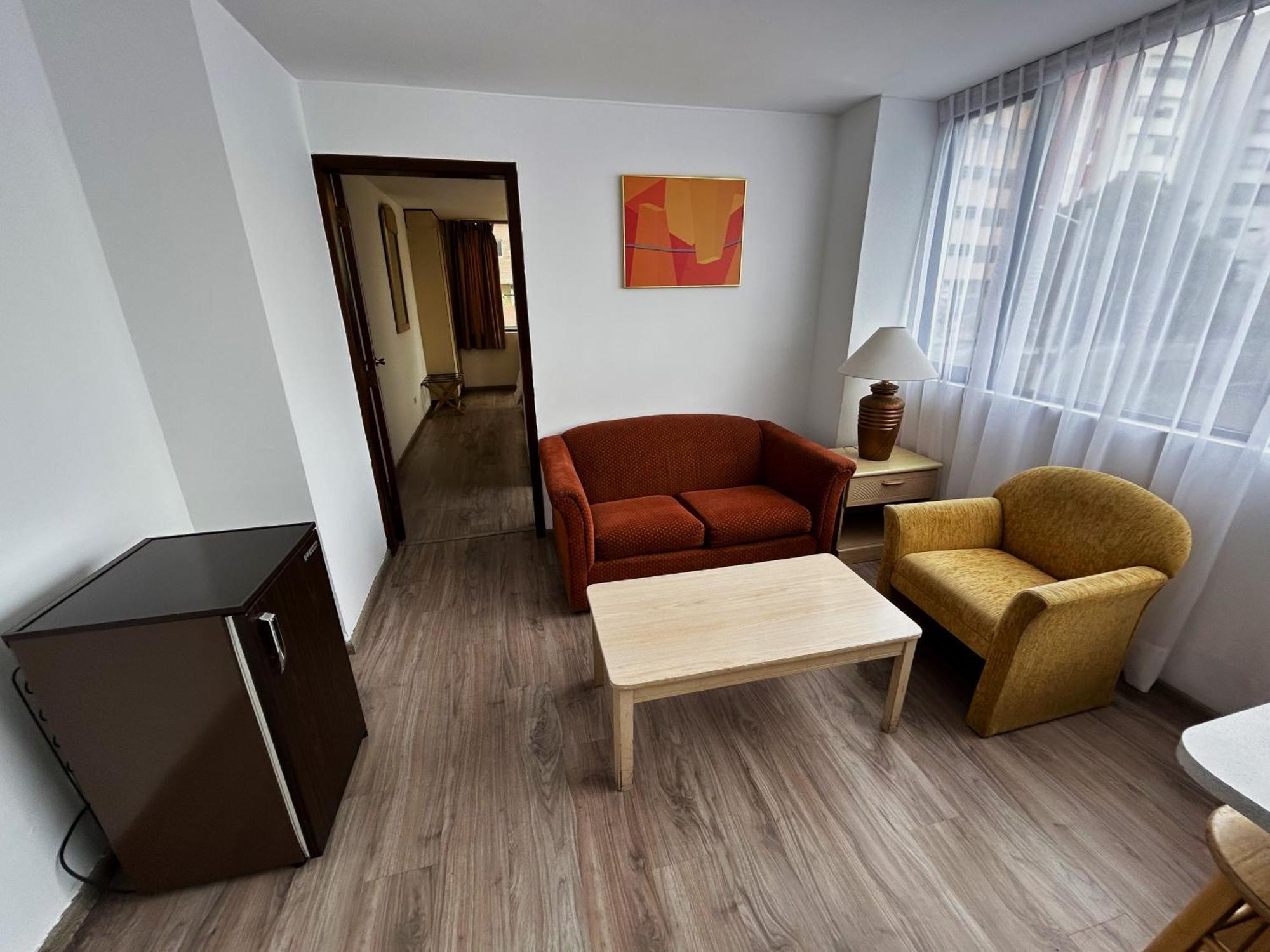 Stanford Suites Hotel كويتو الغرفة الصورة